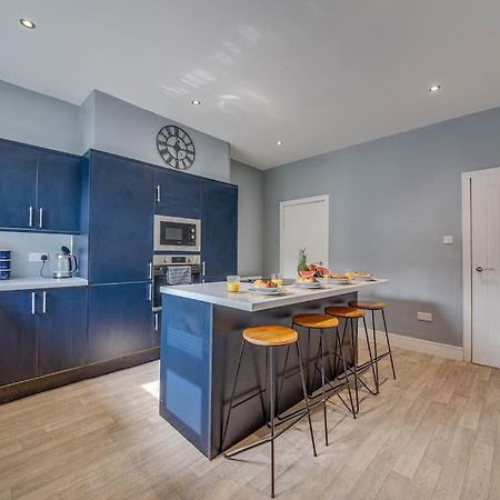 Glasswing Stays Liquorice Lodge Castleford Extérieur photo