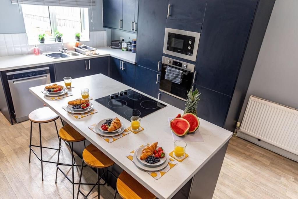 Glasswing Stays Liquorice Lodge Castleford Extérieur photo