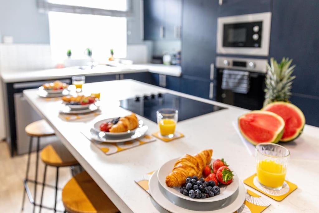 Glasswing Stays Liquorice Lodge Castleford Extérieur photo