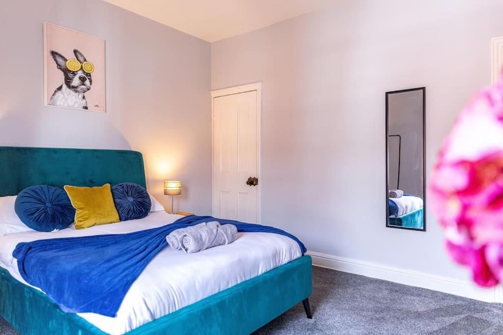 Glasswing Stays Liquorice Lodge Castleford Extérieur photo