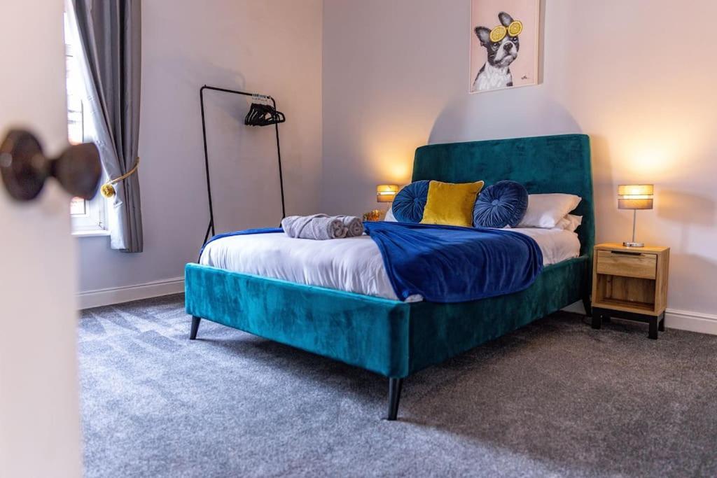 Glasswing Stays Liquorice Lodge Castleford Extérieur photo