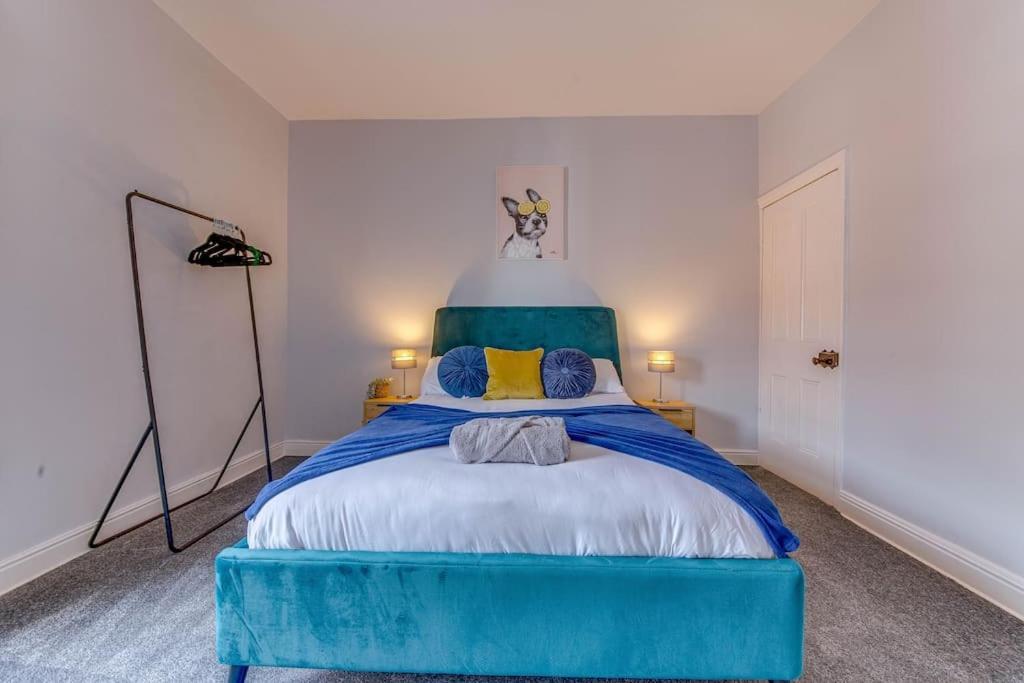 Glasswing Stays Liquorice Lodge Castleford Extérieur photo