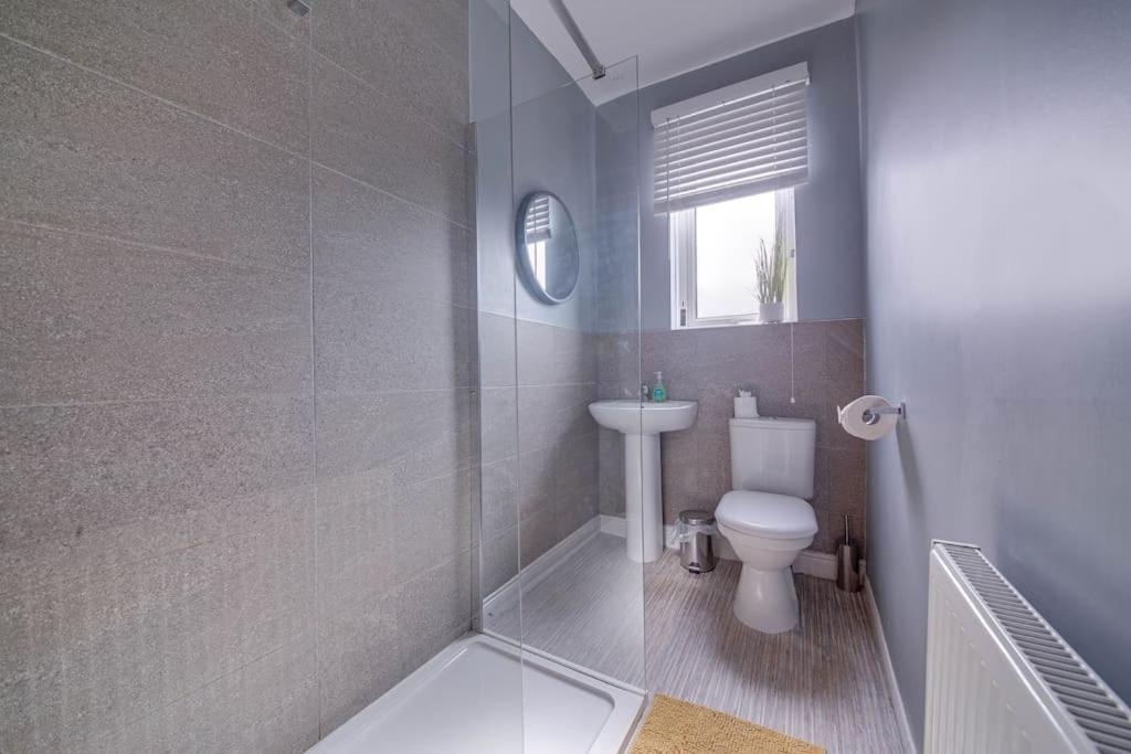 Glasswing Stays Liquorice Lodge Castleford Extérieur photo
