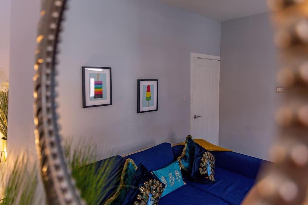 Glasswing Stays Liquorice Lodge Castleford Extérieur photo