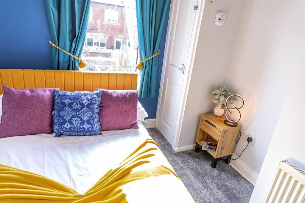 Glasswing Stays Liquorice Lodge Castleford Extérieur photo
